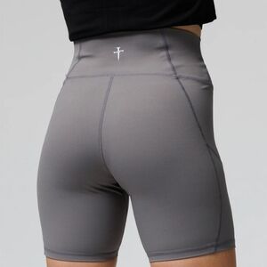 New with Tags 3 Nails Three Nails Workout Power Shorts Grey M